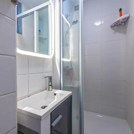 Lejlighed Kerbonne Furnished Flat *